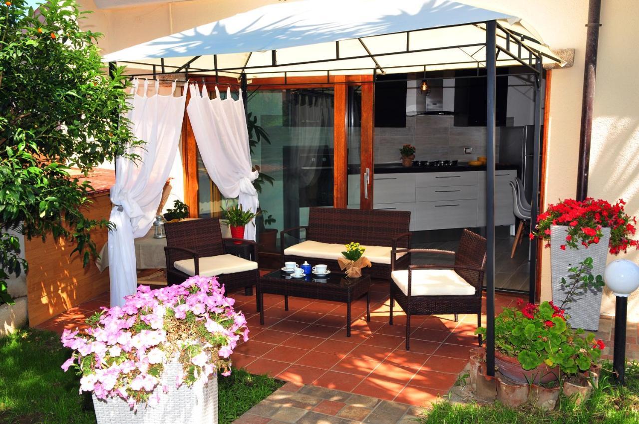 Bed and Breakfast Brezza Di Mare Сан-Теодоро Экстерьер фото