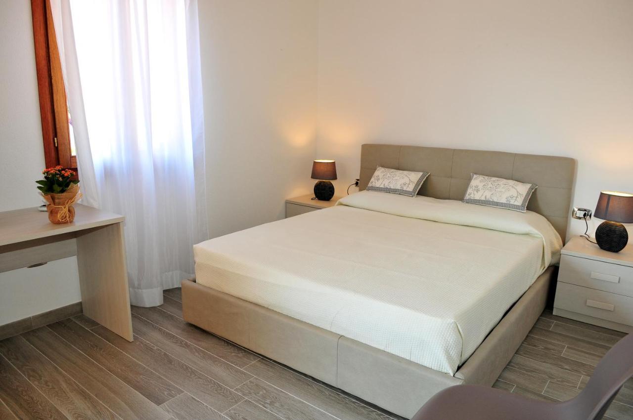 Bed and Breakfast Brezza Di Mare Сан-Теодоро Экстерьер фото